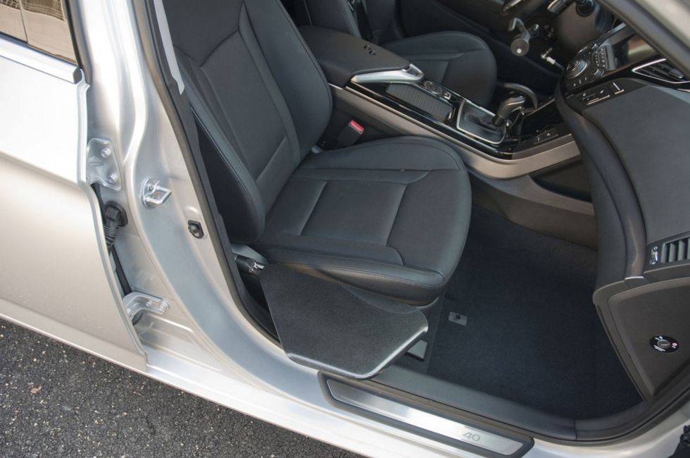 Plateau de transfert manuel pour faciliter les transferts en véhicule à Lyon et Saint-Étienne