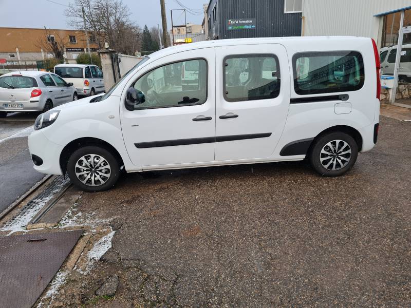 Renault Kangoo L2 TPMR 5+1 Rhône Alpes 69 proche de Lyon