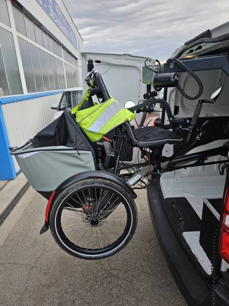 Grue de chargement pour fauteuil roulant ou tricycle  électrique sur Roanne 42