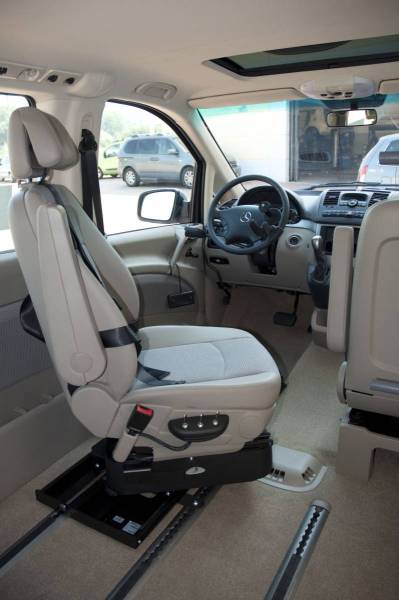 Siège à six positions pour faciliter le transfert à l’intérieur du véhicule à Lyon et Saint-Étienne