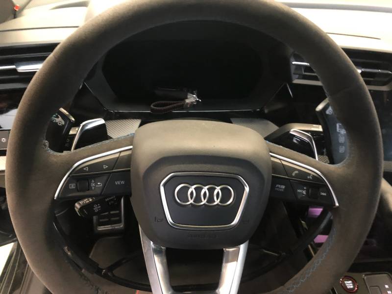 Porte escamotable sur une Audi RS3 avec K4 personalisé et avec une planche de transfert sur Saint-Etienne et Lyon