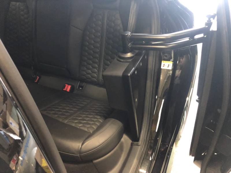 Porte escamotable sur une Audi RS3 avec K4 personalisé et avec une planche de transfert sur Saint-Etienne et Lyon