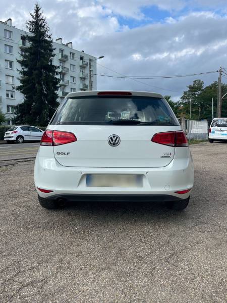 Volkswagen Golf 7 VII 5 Portes 1.6 TDI 16V BlueMotion DSG7 S&S 105 cv – Véhicule adapté PMR avec équipements spécialisés