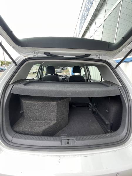 Volkswagen Golf 7 VII 5 Portes 1.6 TDI 16V BlueMotion DSG7 S&S 105 cv – Véhicule adapté PMR avec équipements spécialisés
