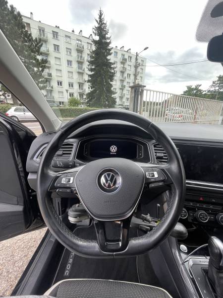 Volkswagen T-Roc avec frein poussé main droite et gâchette accélérateur intégrée directement sur le dispositif