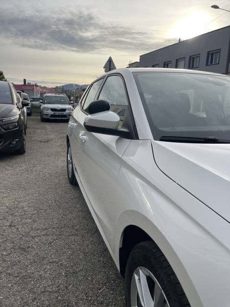 Skoda Fabia blanche auto-école équipée et homologuée UTAC – Haute-Loire (43)