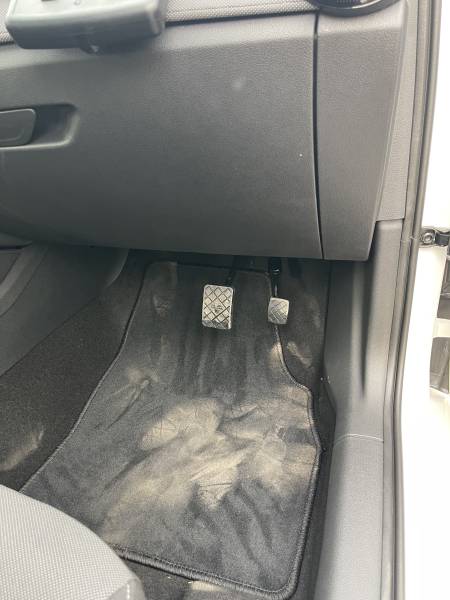 Skoda Fabia blanche auto-école équipée et homologuée UTAC – Haute-Loire (43)