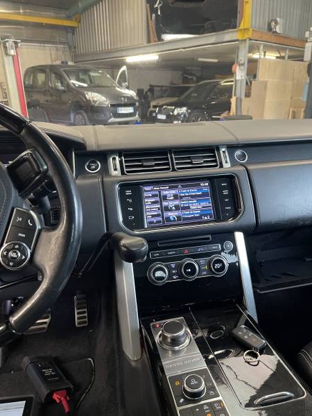 Acheter un K5 et un frein baissé main droite à Saint-Etienne chez CS Autos Concept Range Rover avec K5 et frein baissé main droite à Saint-Etienne 