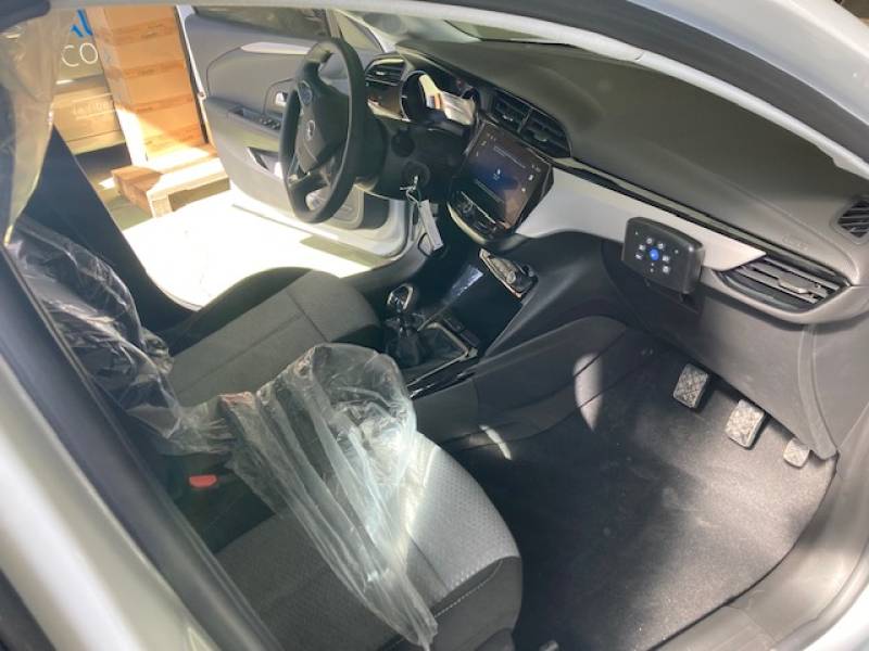 Opel Corsa auto-école équipée en double commande certifiée UTAC – Saint-Étienne