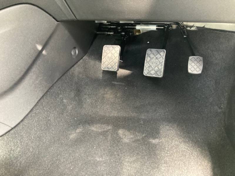 Opel Corsa auto-école équipée en double commande certifiée UTAC – Saint-Étienne