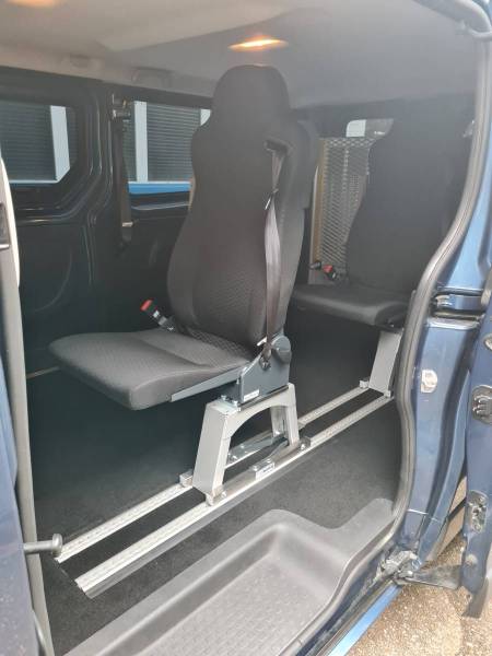 Renault Trafic 3 aménagé TPMR homologué DREAL avec sièges amovibles et rampe – Saône-et-Loire (71)